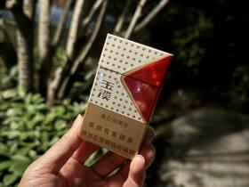 2024年冬季首发！黄鹤楼雪之景7号黑盒为何引发老烟枪抢购潮？