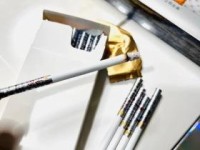 广西越南东兴口岸香烟_20以内的烟适合女生抽_烟免税店（香港机场香烟免税店）